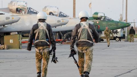 В Україні збільшили виплати військовим льотчикам