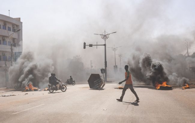В Буркина-Фасо военные устроили беспорядки и требуют отставки президента