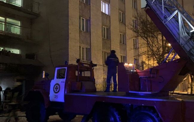 В Луцке горело общежитие: спасены трое студентов, еще 76 человек эвакуировали