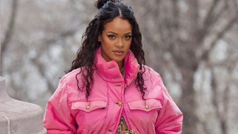 Ріанна показала нове вагітне фото, і шанувальники побачили натяк на стать малюка