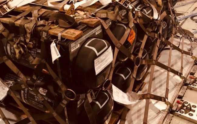 "Птахи прилітають". Україна отримала від США нову партію боєприпасів - їх вже&nbsp;1300 тонн