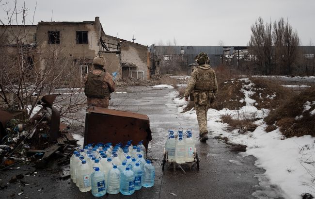 Без світла і води. Як живуть люди в Донецькій області під час обстрілів