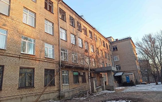 Оккупанты обстреляли в Рубежном интернат, больницу и школы: есть погибшие