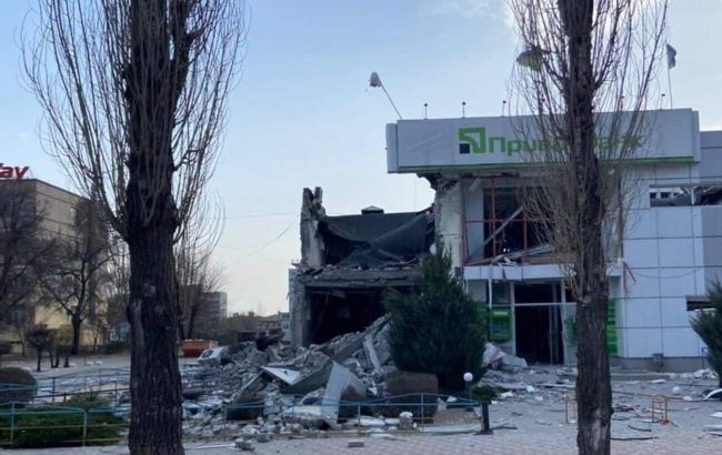 Військові РФ обстріляли міста у Луганській області: пошкоджено 16 будинків, відсутня вода та газ