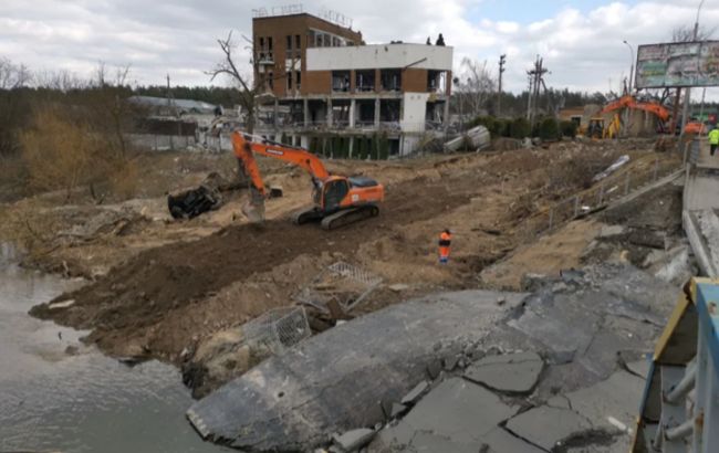 Кубраков: паралельно з влаштуванням тимчасових переправ проектуються постійні мости