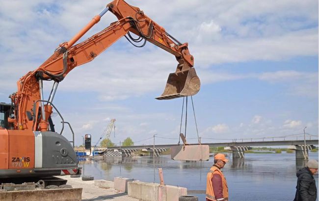 В Черниговской области заработал еще один временный мост