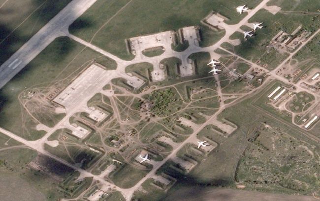 Окупанти продовжують використовувати авіабазу під Мелітополем, - CNN