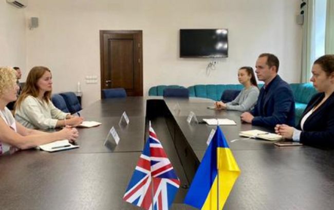 Великобритания поможет Украине восстанавливать систему здравоохранения, - Минздрав
