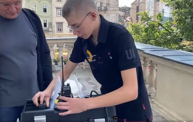 Во Львове школьник изобрел мощнейшую зарядную станцию для ВСУ: чем она особенная
