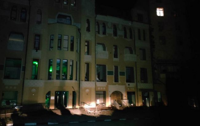 Ночной обстрел Харькова: повреждены историческое здание и школа