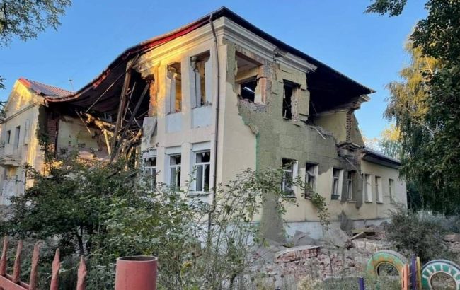 Россияне ударили по детскому саду в Славянске: мэр показал последствия