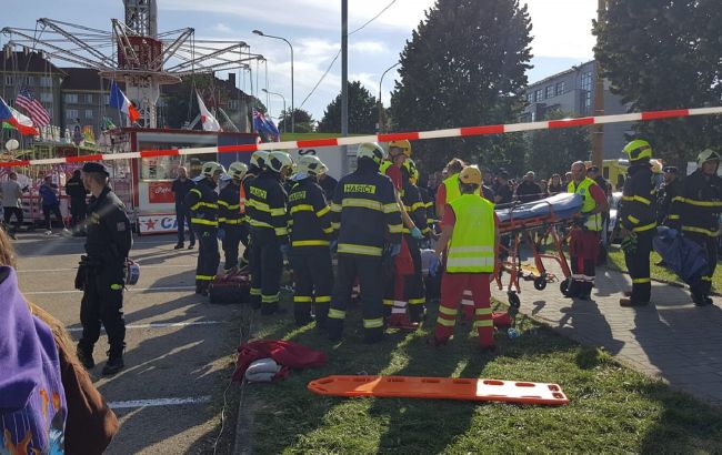 В Чехии при обрушении карусели пострадали 17 человек