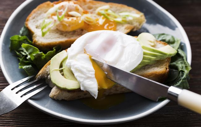 6 корисних сніданків, які можна приготувати за 15 хвилин: рецепти з фото