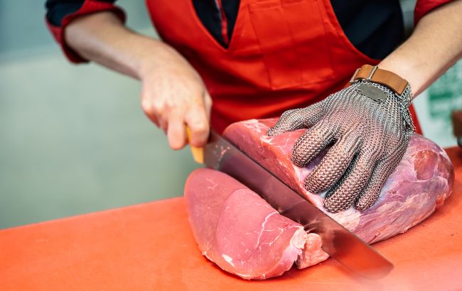 Улюблене м'ясо українців впало в ціні: скільки коштує свинина