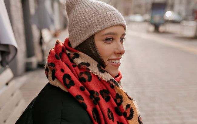 Зимние тренды: как носить теплый шарф и не выглядеть посмешищем (фото)