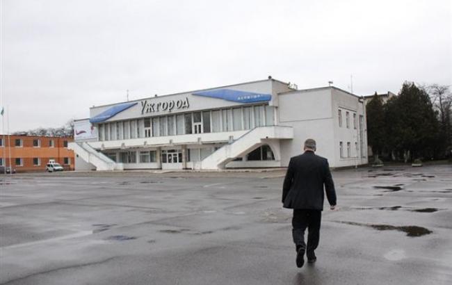 Авіасполучення між Ужгородом та Києвом буде відновлено 18 квітня