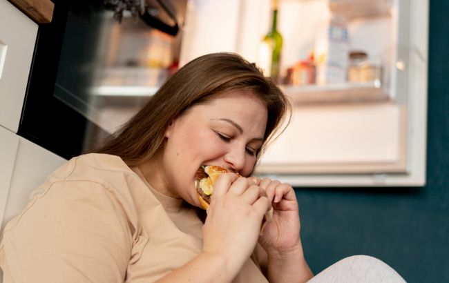 Дотримуйтеся цих порад фітнес-тренера, щоб перестати заїдати стрес