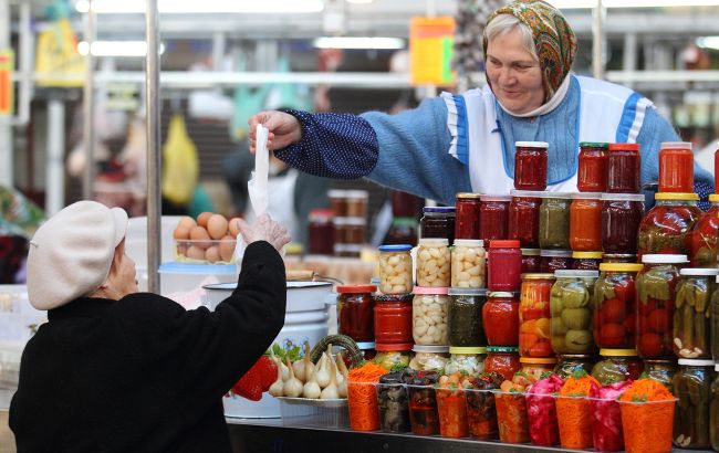Експерт розповів, як будуть змінюватися ціни на продукти та пальне в 2023 році