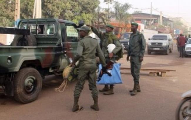 Нападение на отель в Мали: в заложниках, кроме украинца, граждане Южной Африки и Франции