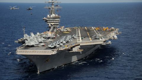 США направят авианосец для ликвидации последствий землетрясения в Турции