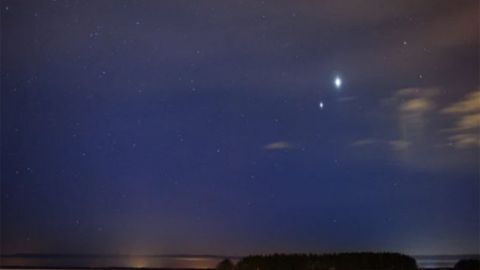 Астроном дав поради українцям, які хочуть сфотографувати "поцілунок" Юпітера і Венера