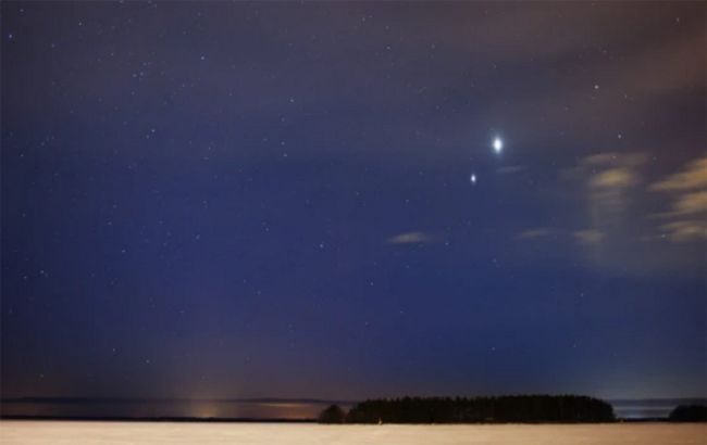 Астроном дал советы украинцам, которые хотят сфотографировать "поцелуй" Юпитера и Венера
