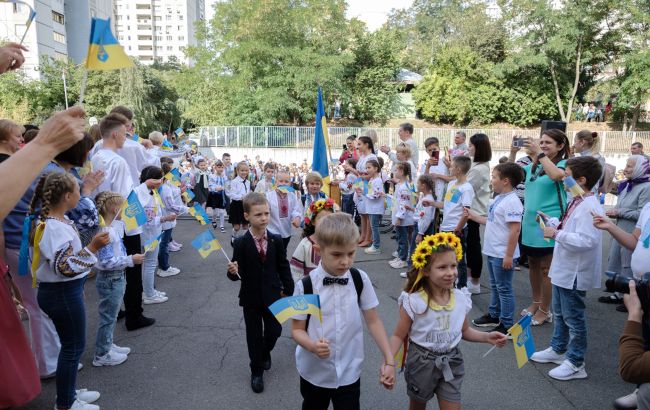 Українські школярі вчитимуться 12 років? У МОН кажуть, що "це розв'яже усі питання"