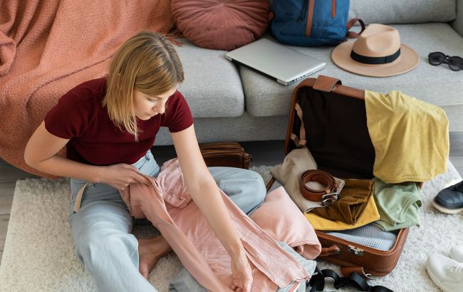 Как складывать вещи в чемодан, чтобы и багаж закрылся, и все необходимое влезло: крутой лайфхак