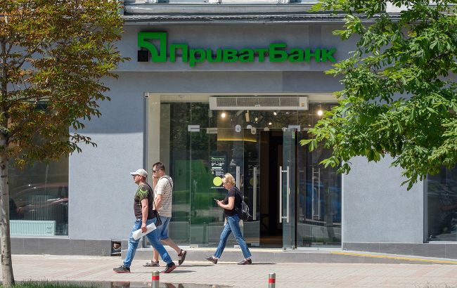 ПриватБанк попередив українців про шахраїв: що потрібно знати, аби не втрапити на "гачок"