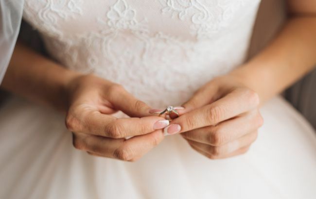Що не можна дарувати на весілля: ці 6 речей приносять біди та нещастя