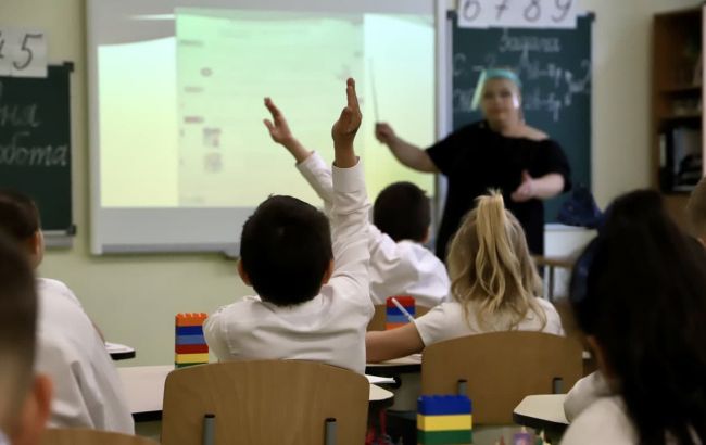 В українських школах може з'явитися новий предмет: що додатково вивчатимуть діти