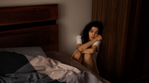 Заплющую очі - бачу вибухи. Як боротися зі снами про війну, якщо вона довкола нас
