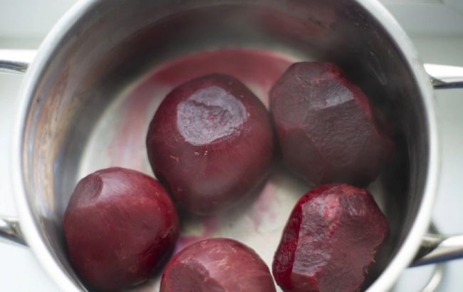 З цим способом ви зварете буряки вдвічі швидше і заощадите на рахунках