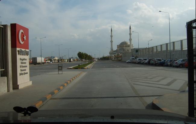 Турция депортировала 3 тыс. подозреваемых в связях с террористами