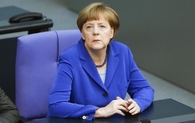 Меркель заверила, что МВФ будет участвовать в третьем пакете помощи Греции