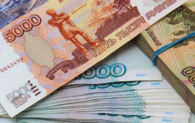 Рубль упав до лютневого мінімуму до долара і євро