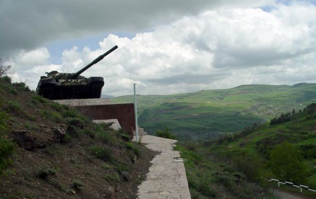 Азербайджан готов нанести артиллерийские удары по столице Нагорного Карабаха