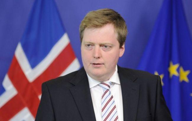 Премьер Исландии попросил президента распустить парламент