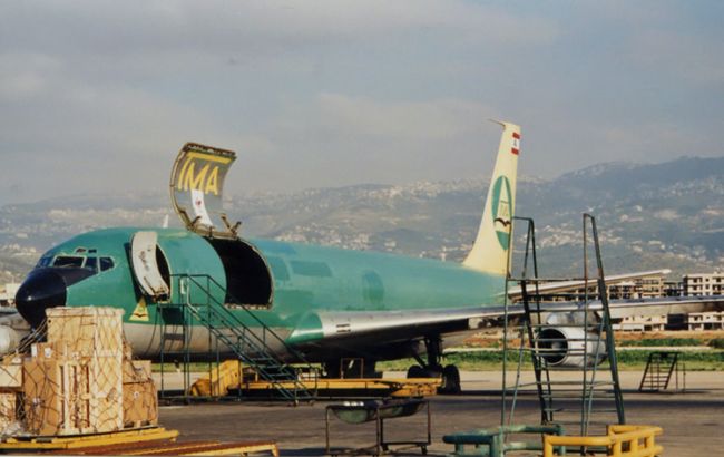Двух сотрудников аэропорта в Бейруте задержали за "контакты с террористами"