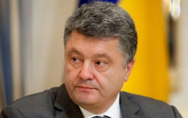 Порошенко: Юнкер в ближайшие дни представит пакет документов по безвизовому режиму для Украины