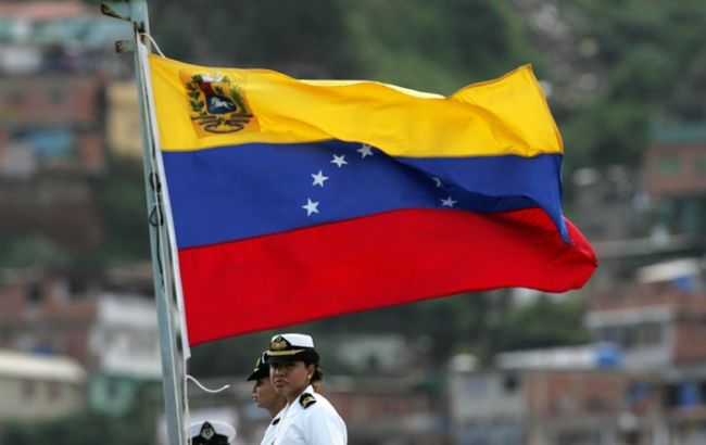 Венесуельські держслужбовці будуть працювати два дні на тиждень