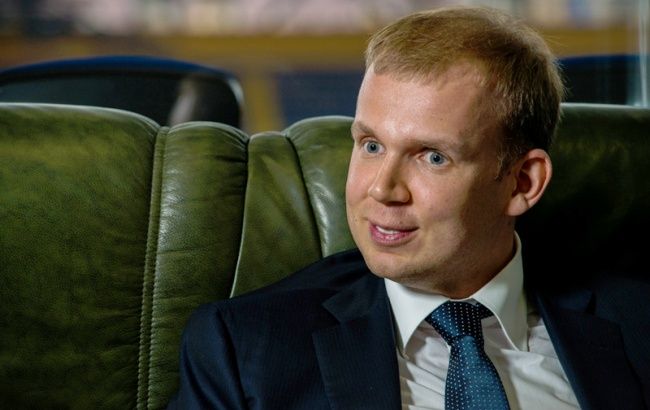 Суд отказался снять арест с нефтепродуктов Курченко