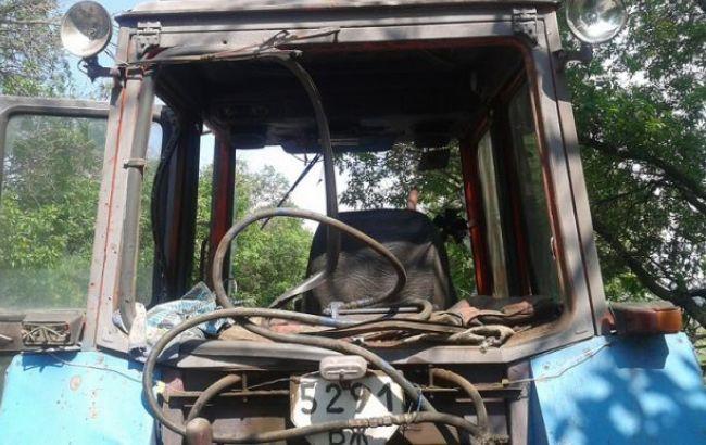В Донецкой области трактор подорвался на взрывчатке, один человек погиб