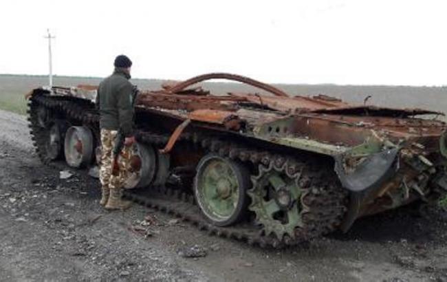 В районе АТО найден подбитый танк российского производства