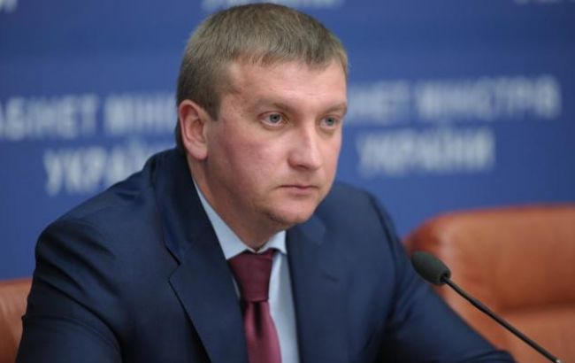 Петренко назвал запуск электронных деклараций в 2016 главной задачей властей
