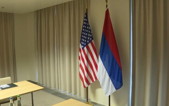 Работники Госдепартамента США повесили флаг России вверх ногами