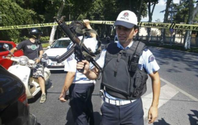 В Стамбуле в результате стрельбы на автобусной станции ранены 3 человека