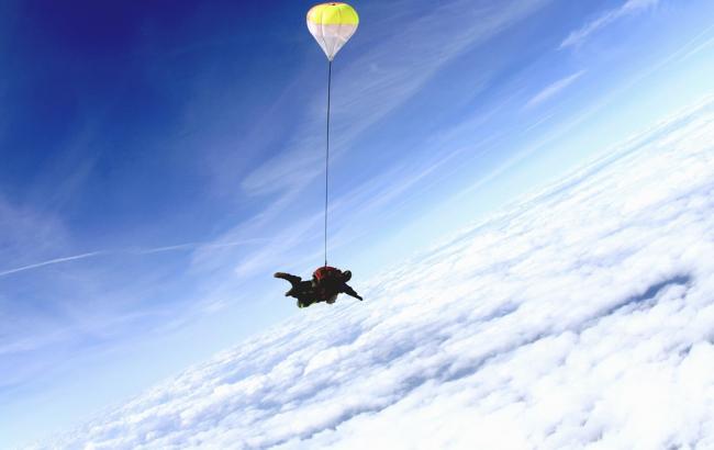 Під час фестивалю в Південній Кароліні в небі зіткнулися два парашутиста