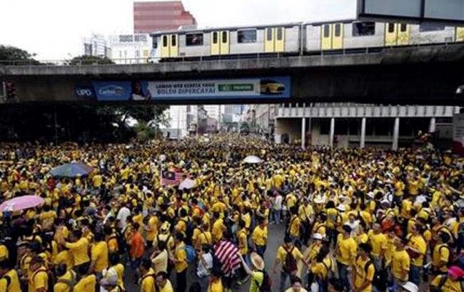 У Малайзії проходять масові антиурядові протести