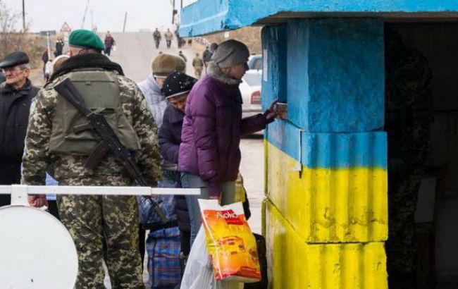 КПВВ "Станица Луганская" снова возобновил свою работу